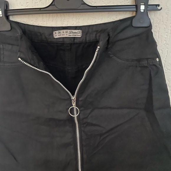 Primark Leather Look Zip Up Mini Skirt Size 8 - Picture 4 of 6